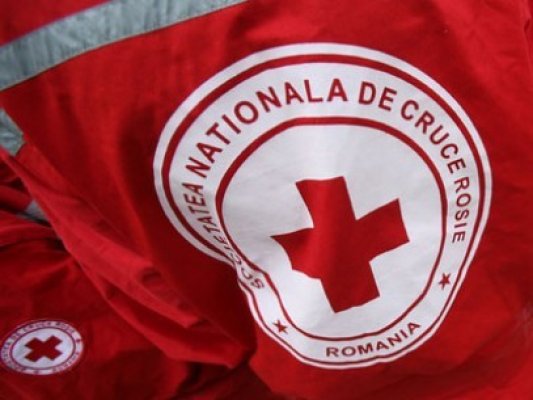 Crucea Roşie ajută persoanele defavorizate: au fost împărţite tichete de masă
